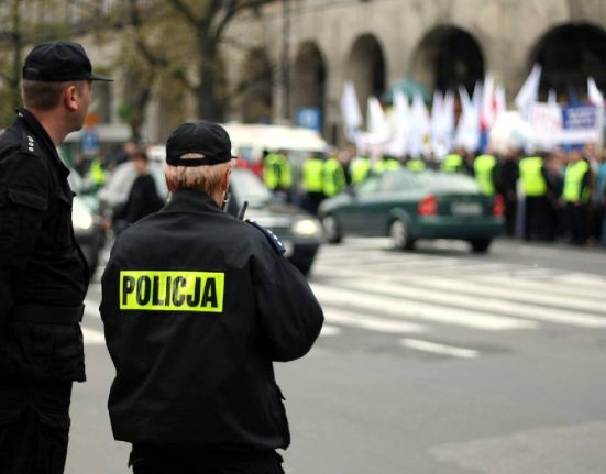 Mii de polonezi la un mars nationalist in Varsovia Nu acceptam pierderea suveranitatii