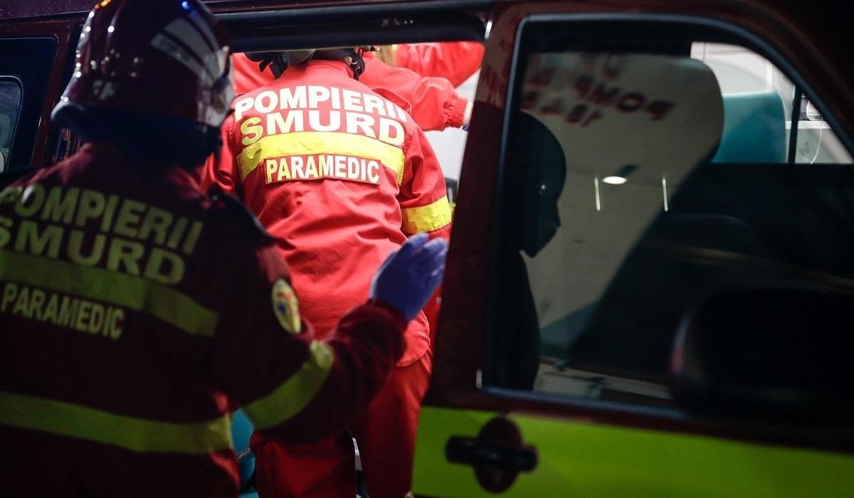 O ieseanca injunghiata de fiica ajunge la spital