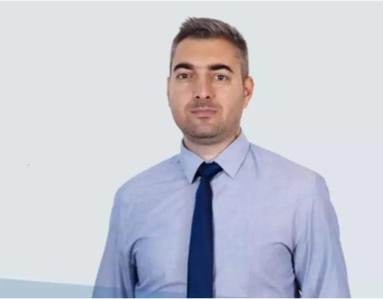 Portretul lui Sebastian Popescu candidat prezidential 2025 biografie studii avere familie