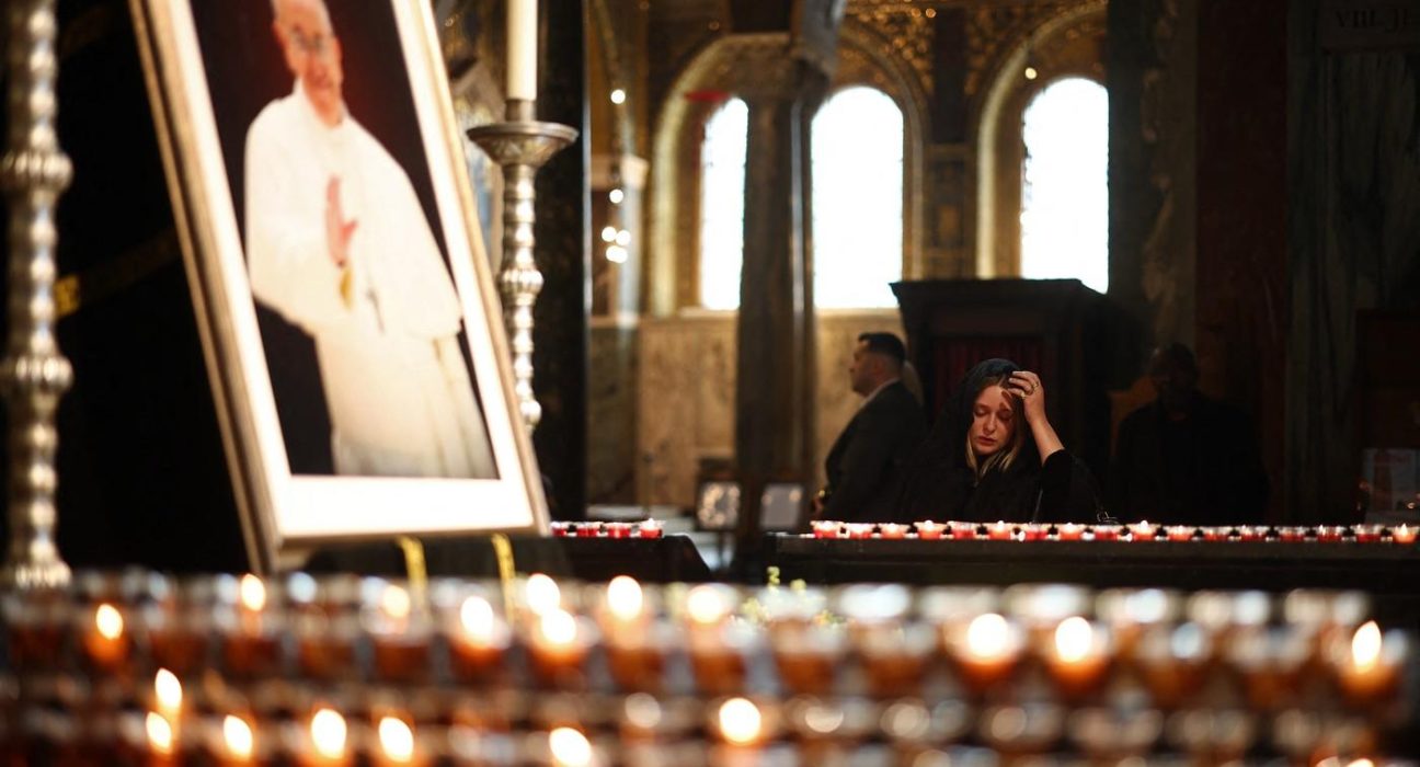 Posibila cauza a mortii Papei Francisc Vaticanul tace