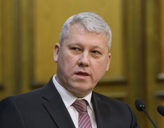 Prima reactie a lui Catalin Predoiu dupa moartea lui Rares Ministrul raspunde lui Simion care i a cerut demisia