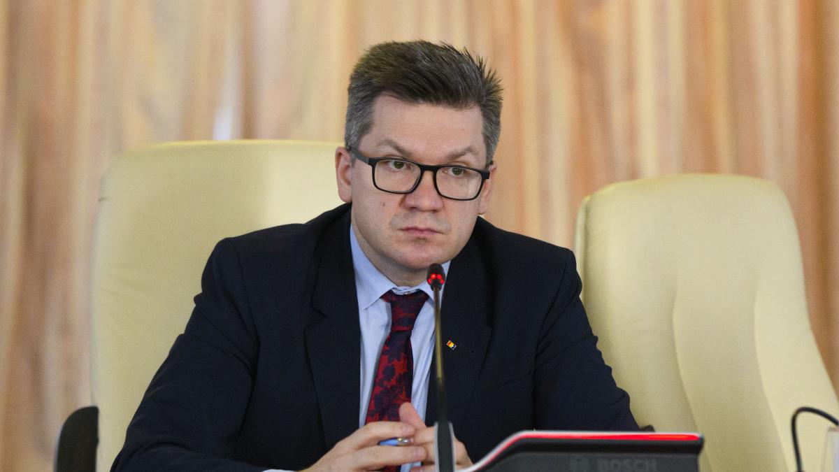 Scandal in Comisia de cultura USR cere demisia lui Neamtu