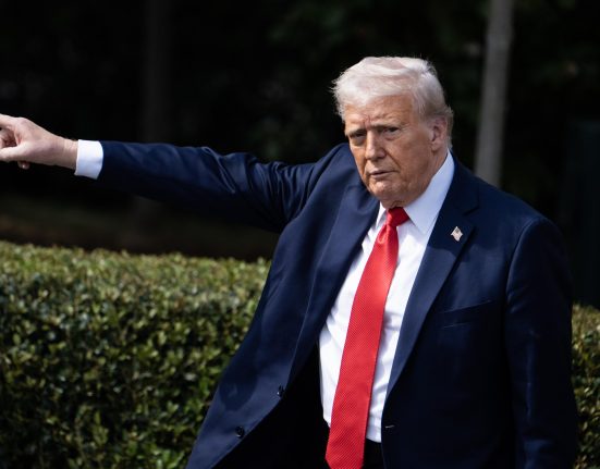 Trump a ironizat cererea lui Zelenski de a cumpara 10 Patriot cu 15 miliarde dolari Vrea mereu rachete