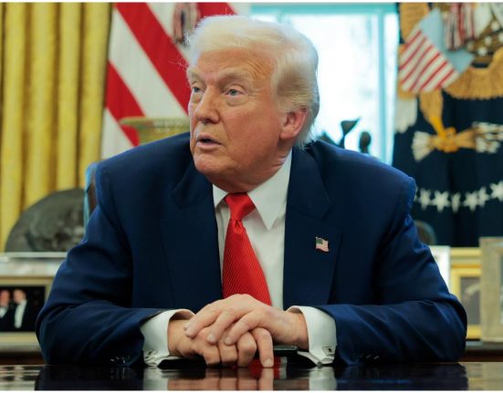 Trump ar putea plafona preturile medicamentelor