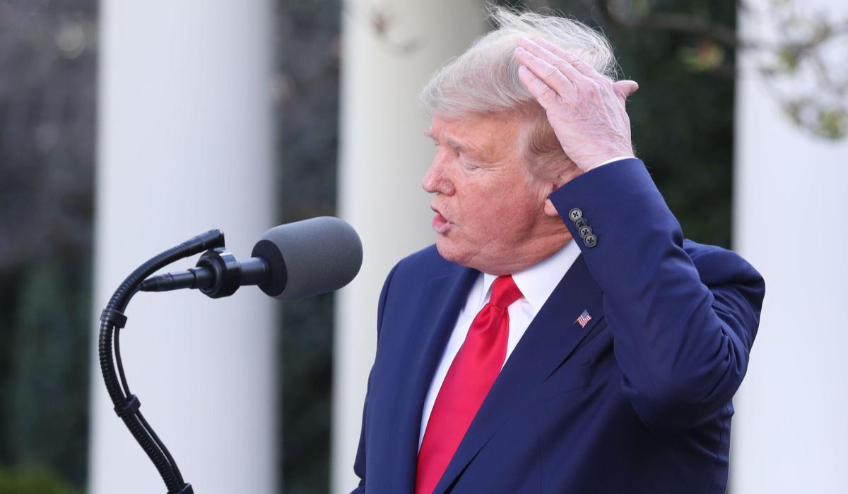 Trump semneaza un ordin pentru dusuri mai eficiente