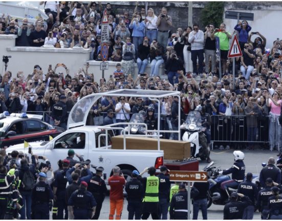 Vaticanul fortareata la funeraliile papei masuri de securitate