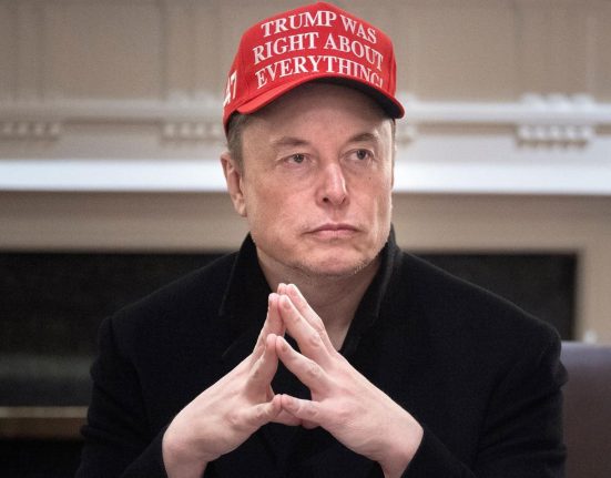 Zvonurile retragerii lui Elon Musk din DOGE revitalizeaza Tesla