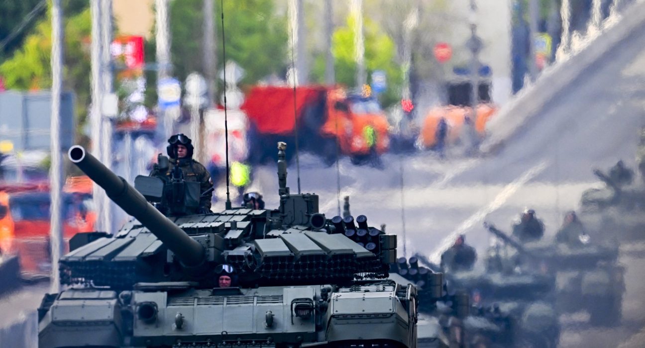5 europarlamentari europeni viziteaza Moscova de Ziua Victoriei