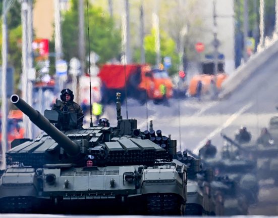5 europarlamentari europeni viziteaza Moscova de Ziua Victoriei