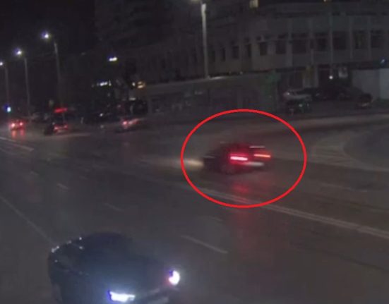 Accident cu trei BMW uri pe un bulevard din Iasi