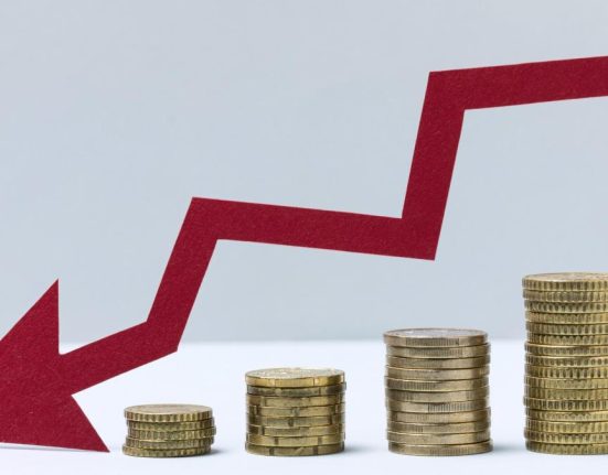 Bloomberg Leul romanesc sa prabusit Ce urmeaza