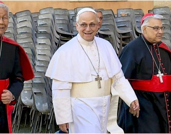 Ce salariu are un Papa Beneficiile oferite de Vatican