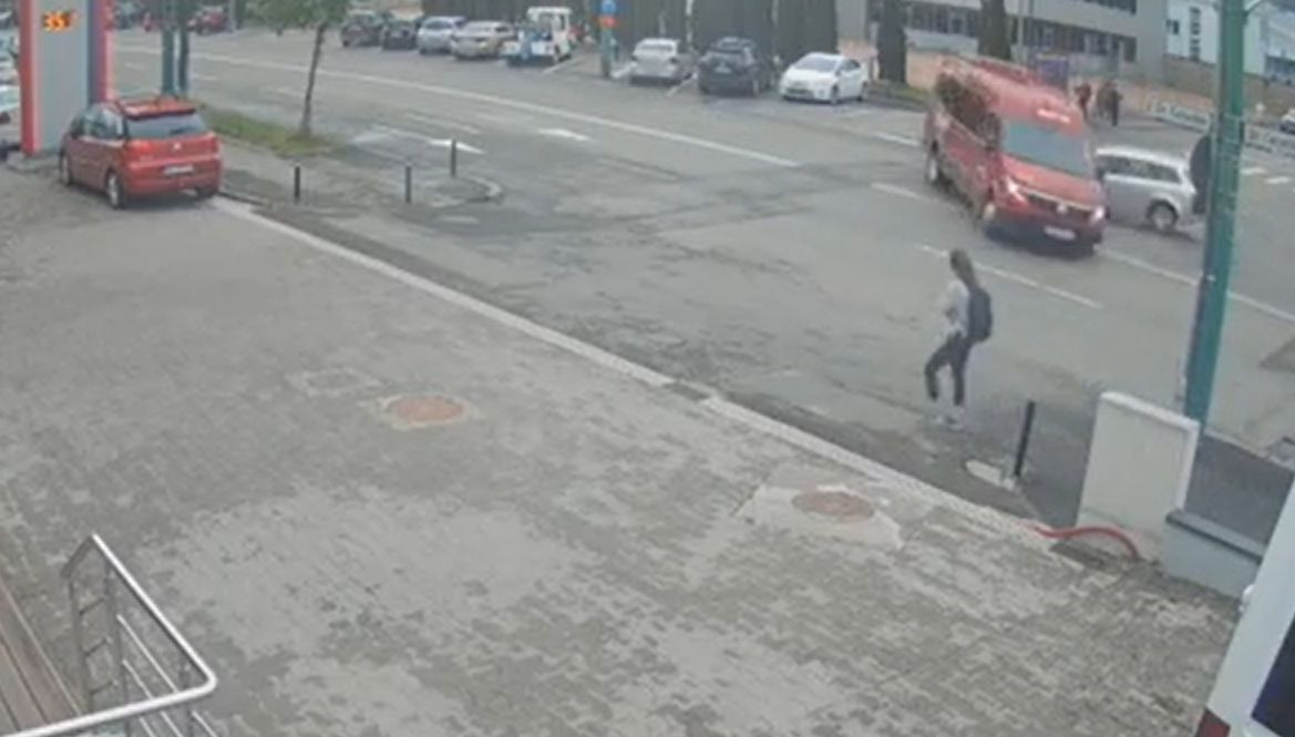 Filmul accidentului din Brasov cu un microbuz si 15 copii