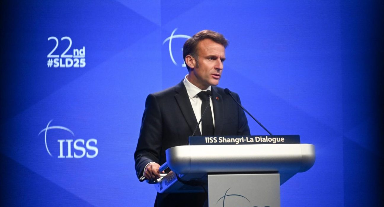 Macron avertizeaza China despre Coreea de Nord si Ucraina