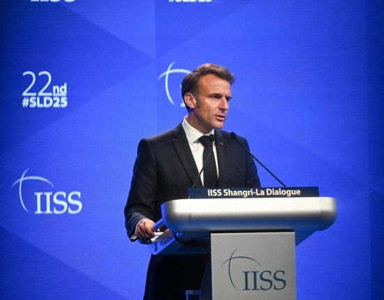 Macron avertizeaza China despre Coreea de Nord si Ucraina