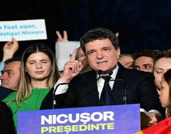 Nicusor Dan Azi a castigat o comunitate romaneasca unita