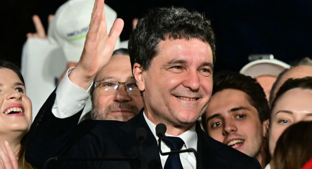 Nicusor Dan are sarcina dificila de a reduce deficitul din UE