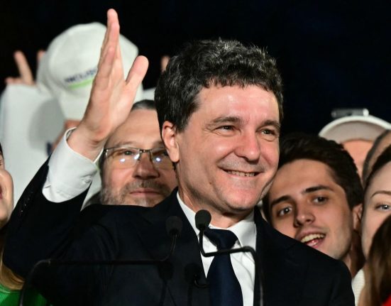 Nicusor Dan are sarcina dificila de a reduce deficitul din UE