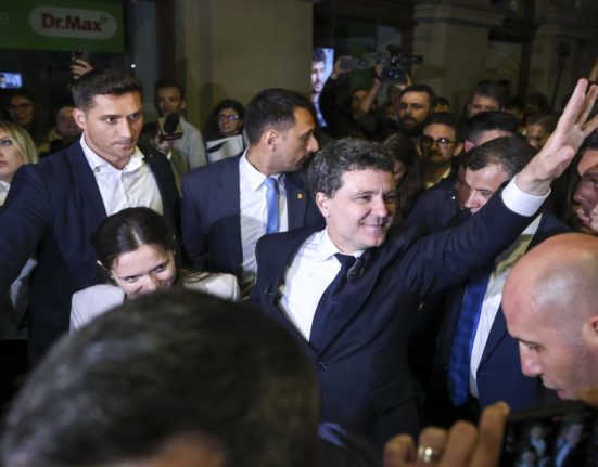 PSD vrea sa voteze Guvernul Bolojan dar ramane in opozitie