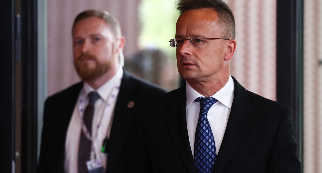 Scandal intre Kiev si Budapesta Ungaria a expulzat doi diplomati dupa arestarea a doi presupusi spioni de catre Ucraina