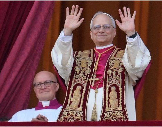 Sustinatorii MAGA nu l plac pe Papa Leon pentru directia sa Mesaj pentru Trump