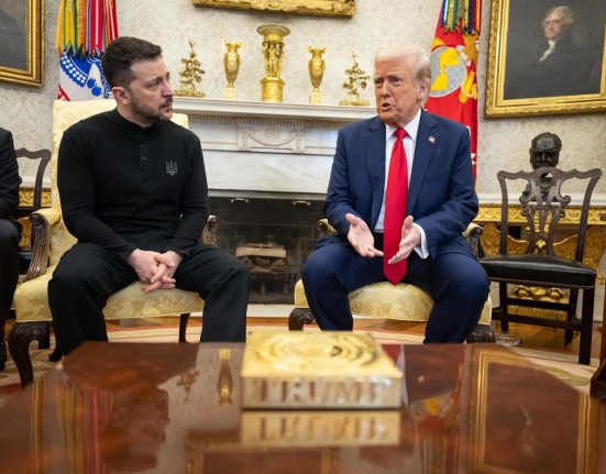 Trump a cerut Ucrainei sa negocieze cu Rusia Zelenski accepta