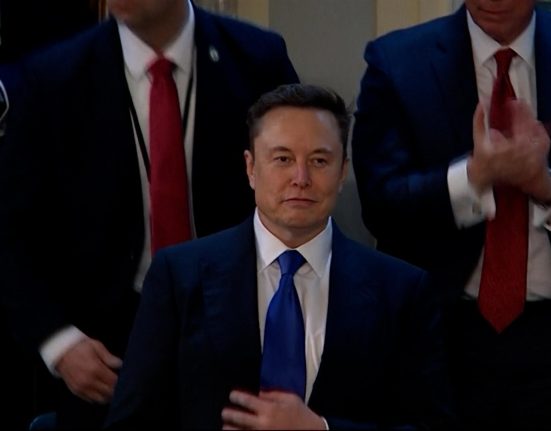 UE i a oferit lui Musk sute de milioane euro desi acuza Europa de cenzura