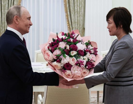 Vadova fostului premier japonez s a intalnit cu Putin