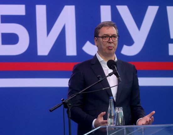 Vucic presedintele Serbiei acuza Europa de complot