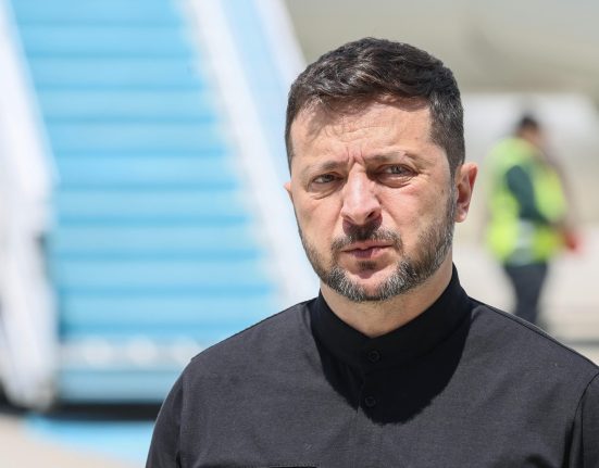 Zelenski jignit de rusi clovn ratat si jalnic