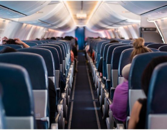 Avion cu 170 de pasageri intors in Sibiu din defectiune