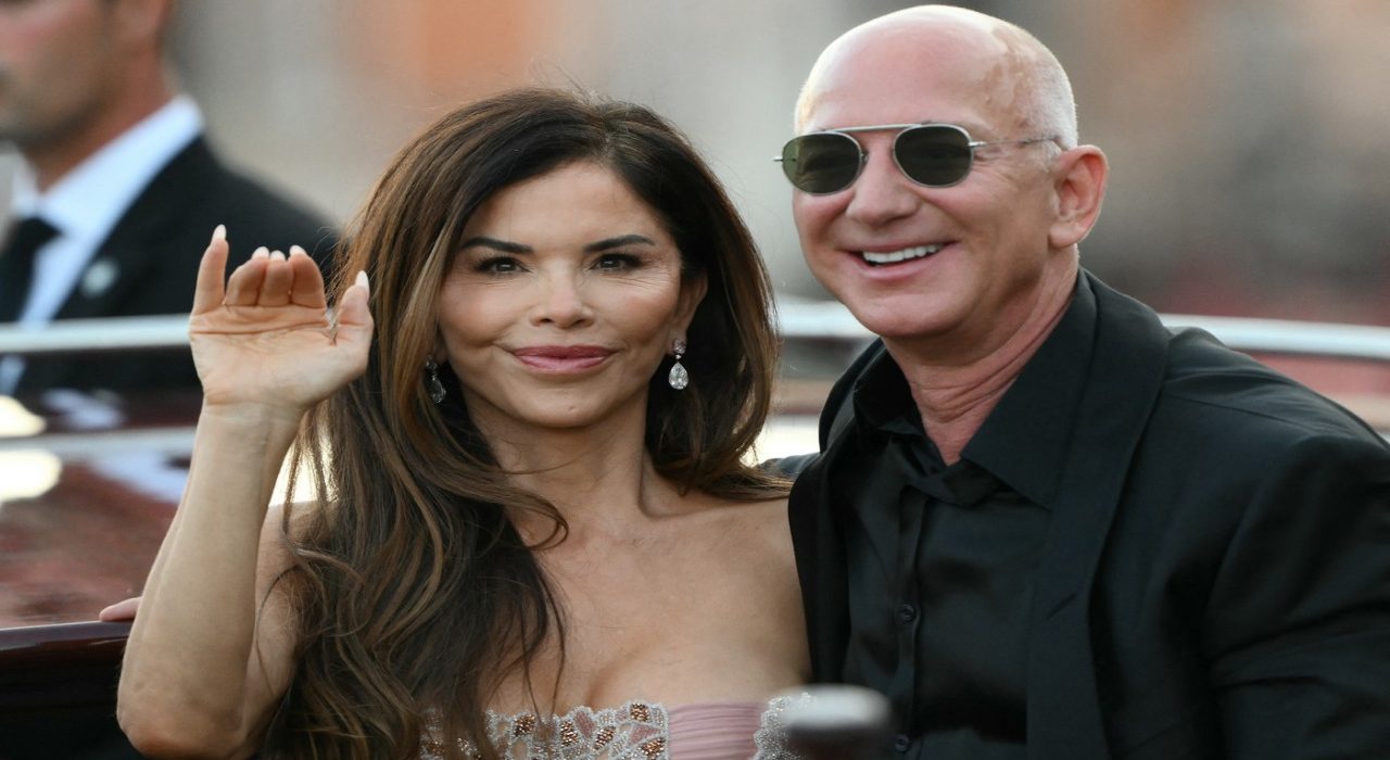 Bezos si Lauren Sanchez deciderea privind contractul prenupcial