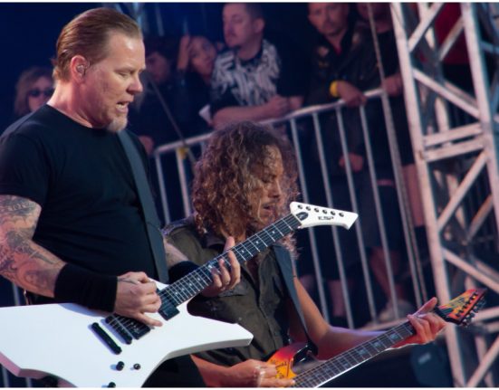 Biletele la concertul Metallica epuizate si revendute
