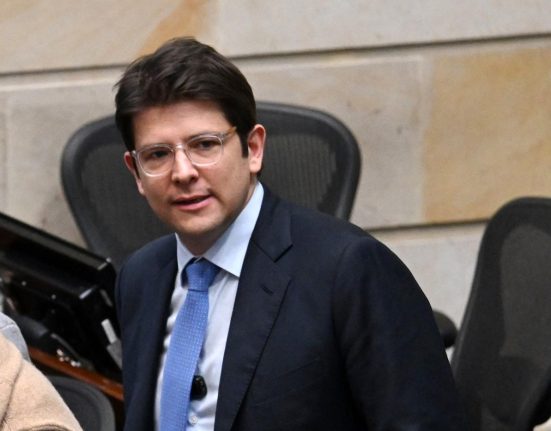 Candidat prezidential din Columbia impuscat in discurs