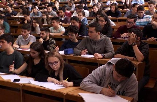 Ce facultate sa alegi in 2025 pentru un job sigur