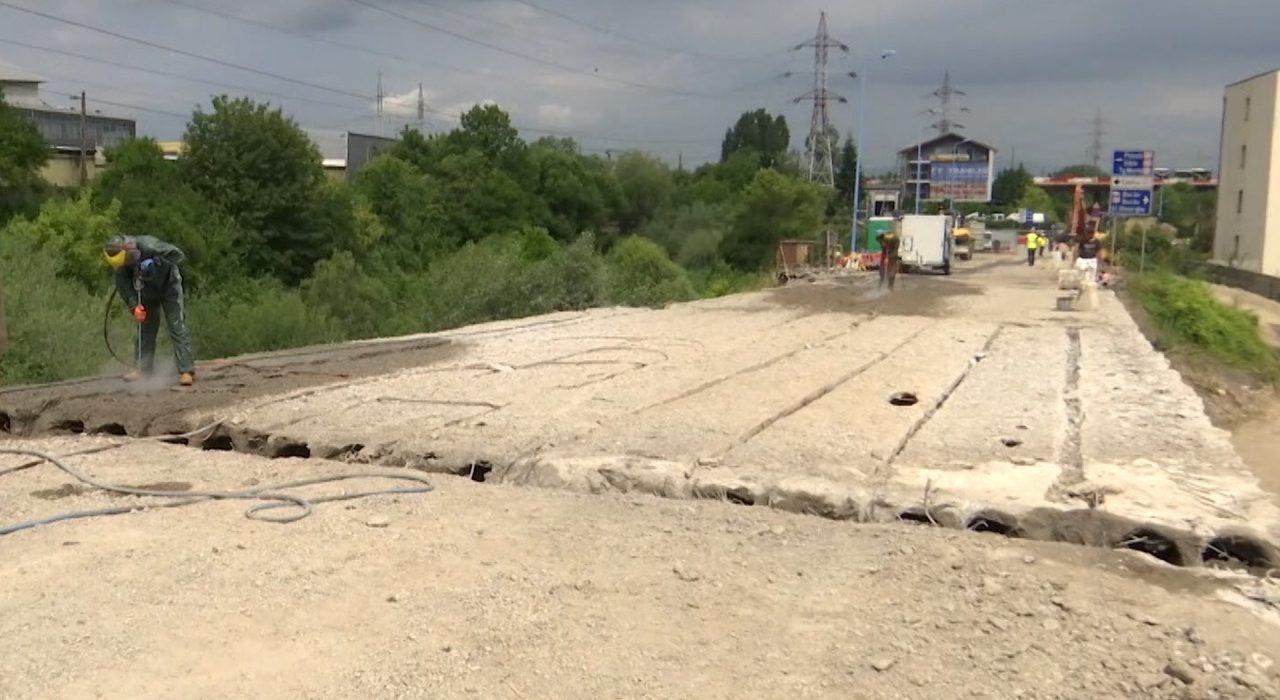 Cum va fi demolat un pod vechi din Brasov