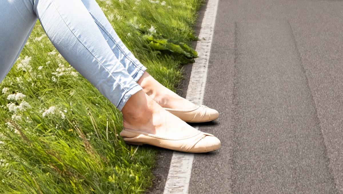 Femeie cu rani gasita pe marginea drumului in Covasna
