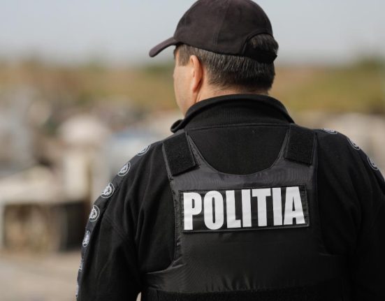 Mii de femei fotografiate pe ascuns verificari politienesti