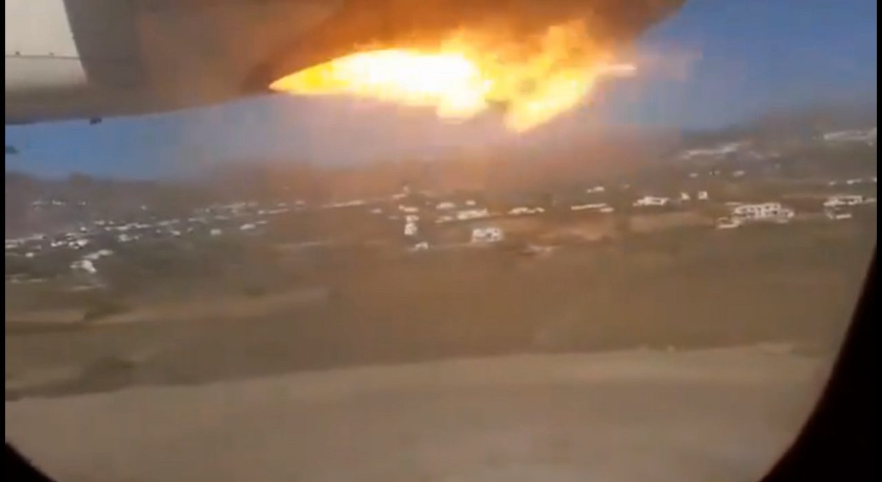 Panica la bordul unui avion din Grecia motorul drept a luat foc cauza necunoscuta