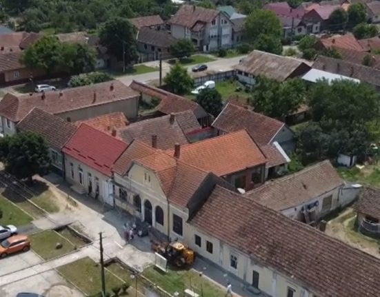 Proiect unic in Romania 400 de voluntari transforma un sat