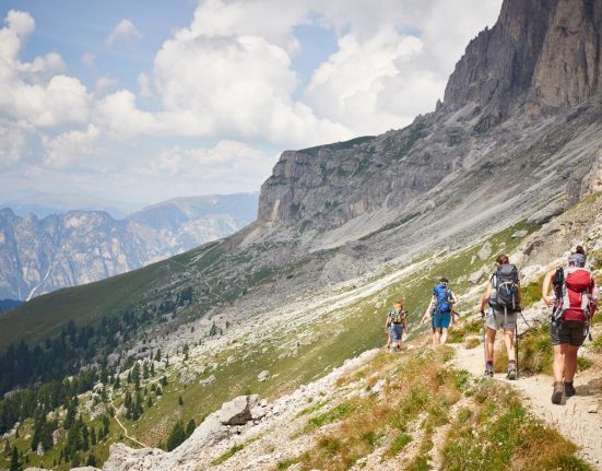 Trei alpinisti ucisi de fulger in Austria gasiti seara