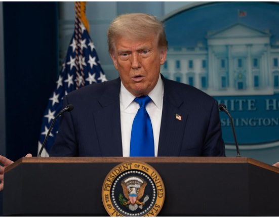 Trump renunta la relaxarea sanctiunilor pentru Iran
