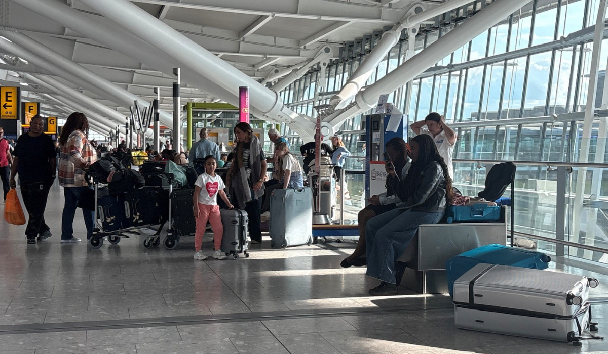 155 de zboruri anulate in UK din cauza tehnica