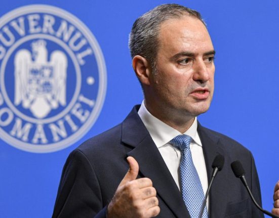 A scpat Romnia de Junk Ministrul Pericolul persist
