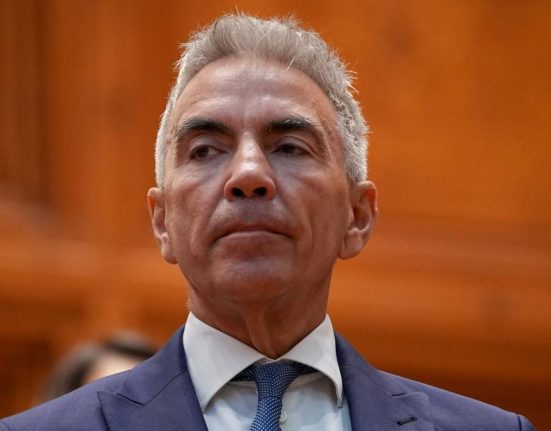 Angajatii din Guvern solicita demisia vicepremierului Anastasiu Mentinerea lui e o sfidare publica