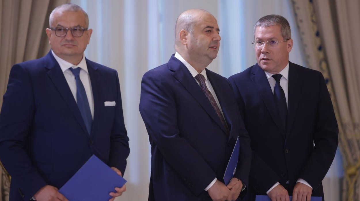 Cei trei noi judecatori constitutionali au depus juramantul