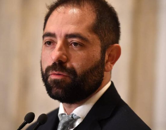 Consilierul prezidential Radu Burnete Daca nu ne putem imprumuta taierele vor fi mai dure