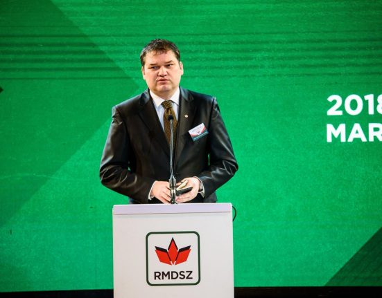 Cseke Attila vine azi la Observator 19 Intreaba l