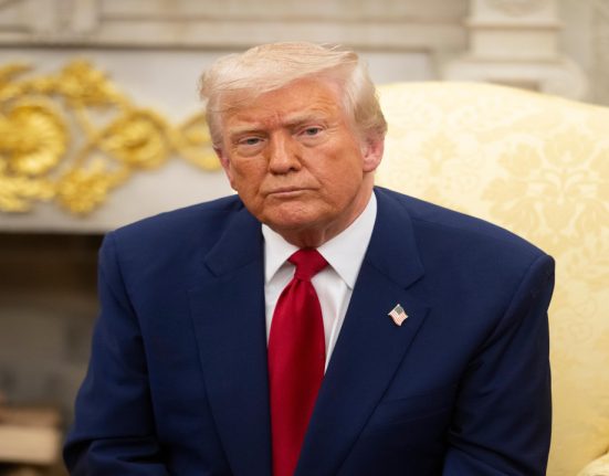 Donald Trump anunta cresterea taxelor vamale la 30