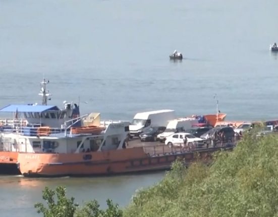 Dunarea cel mai mare debit in 30 de ani Bacul in Bechet suspendat